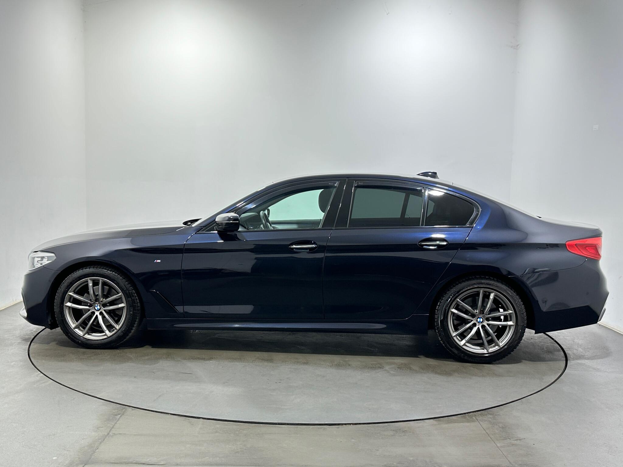 BMW 5 Series view 5