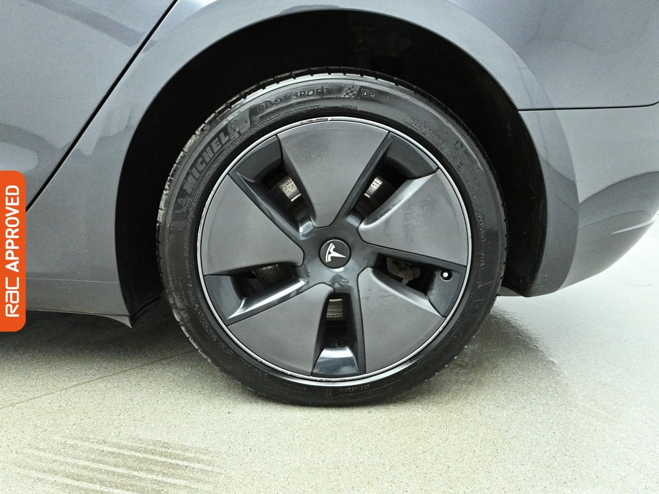 Tesla Model 3 view 16