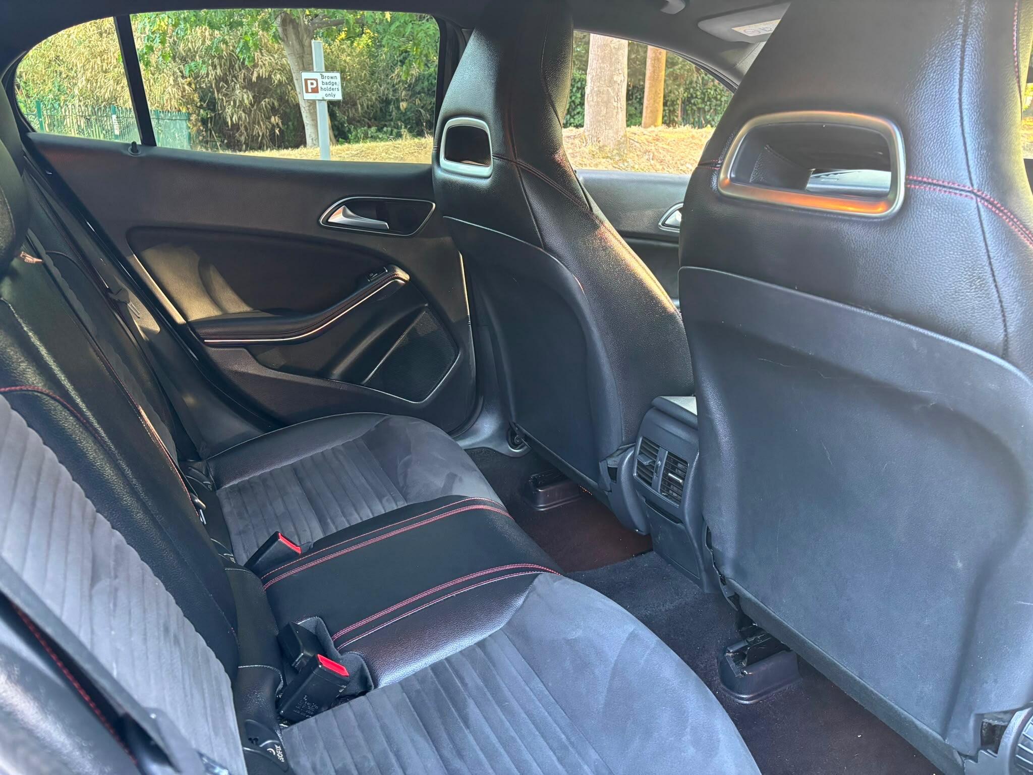 Mercedes-Benz Gla view 17