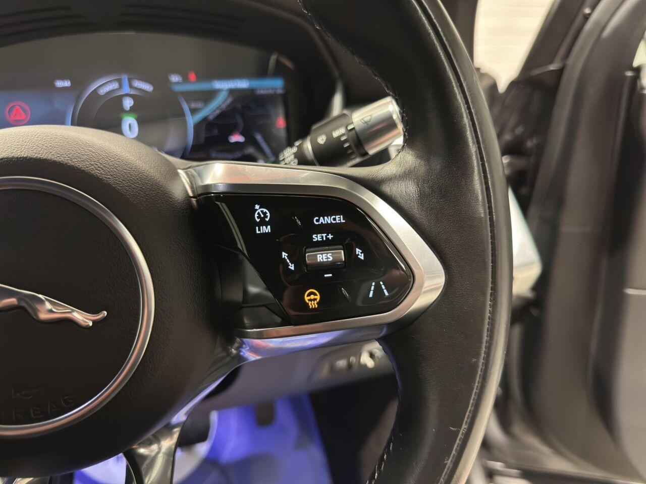 Jaguar I-Pace view 16