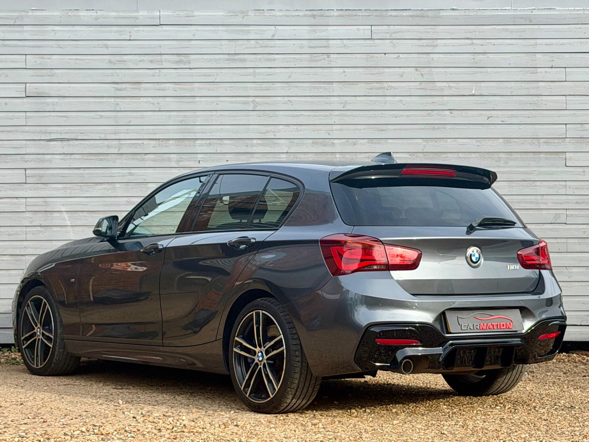 BMW 1 Series view 7