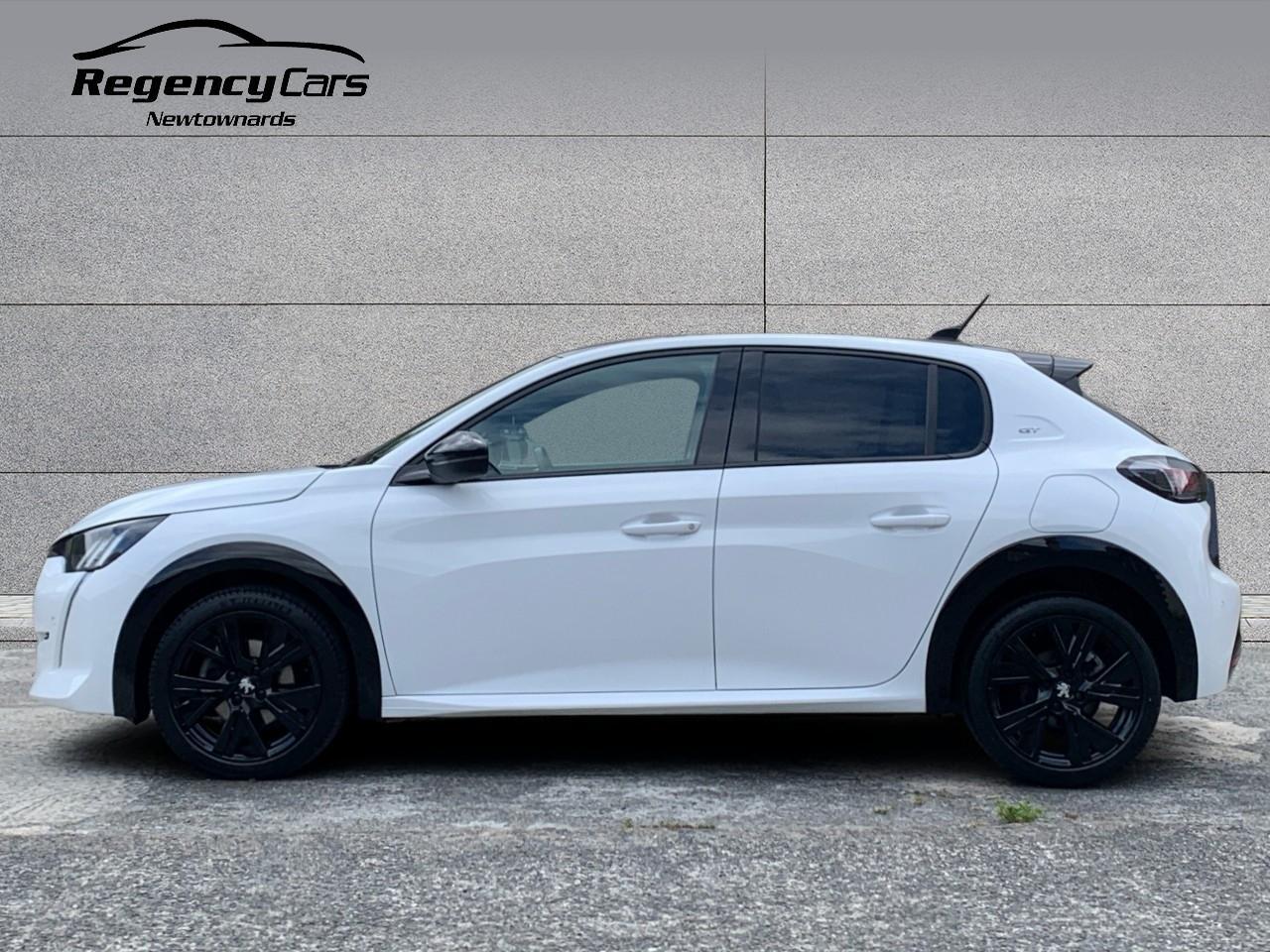 Peugeot 208 view 5