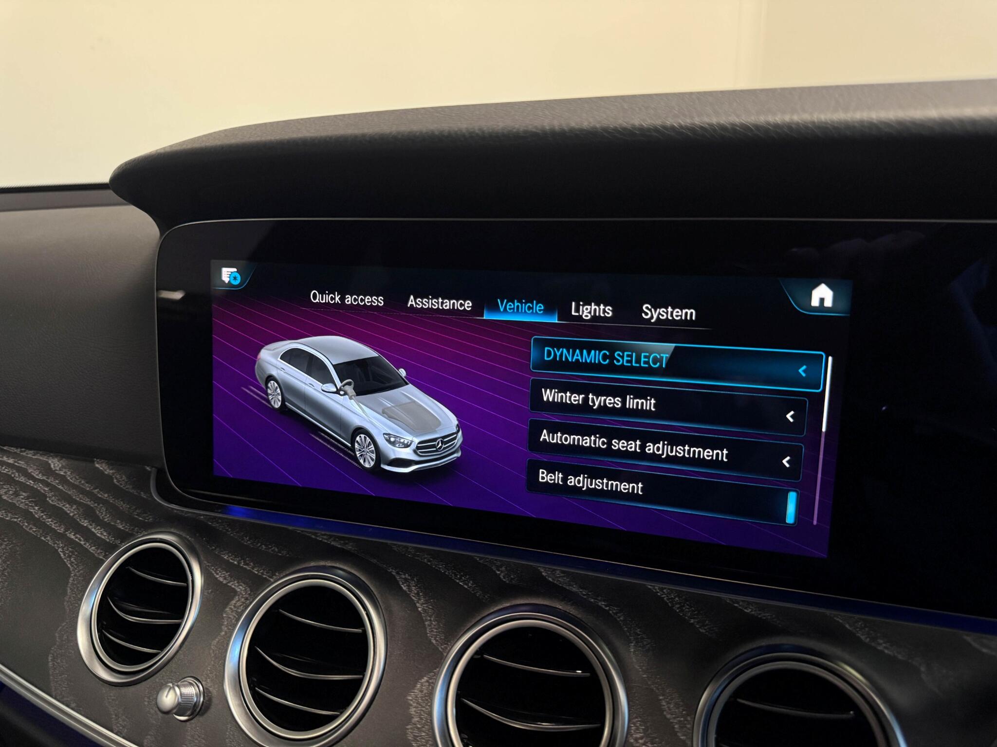 Mercedes-Benz E-Class view 50
