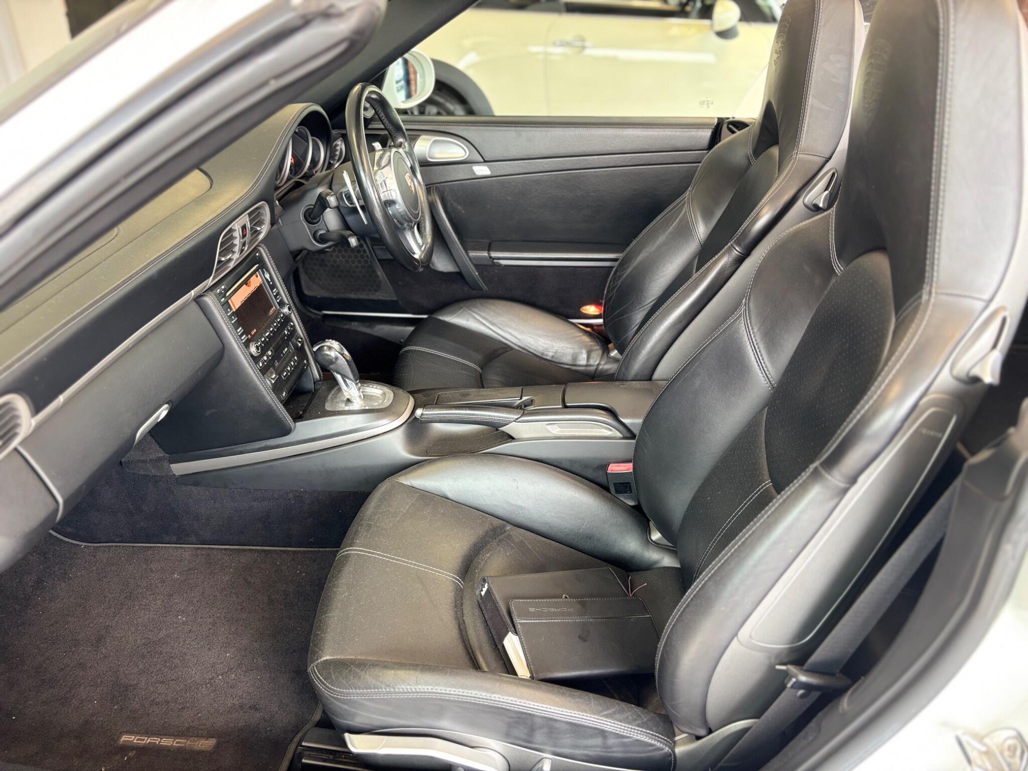 Porsche 911 view 27
