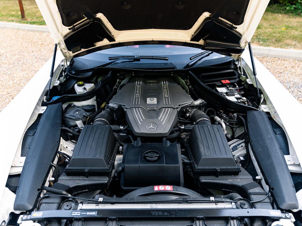 Mercedes-Benz SLS view 27