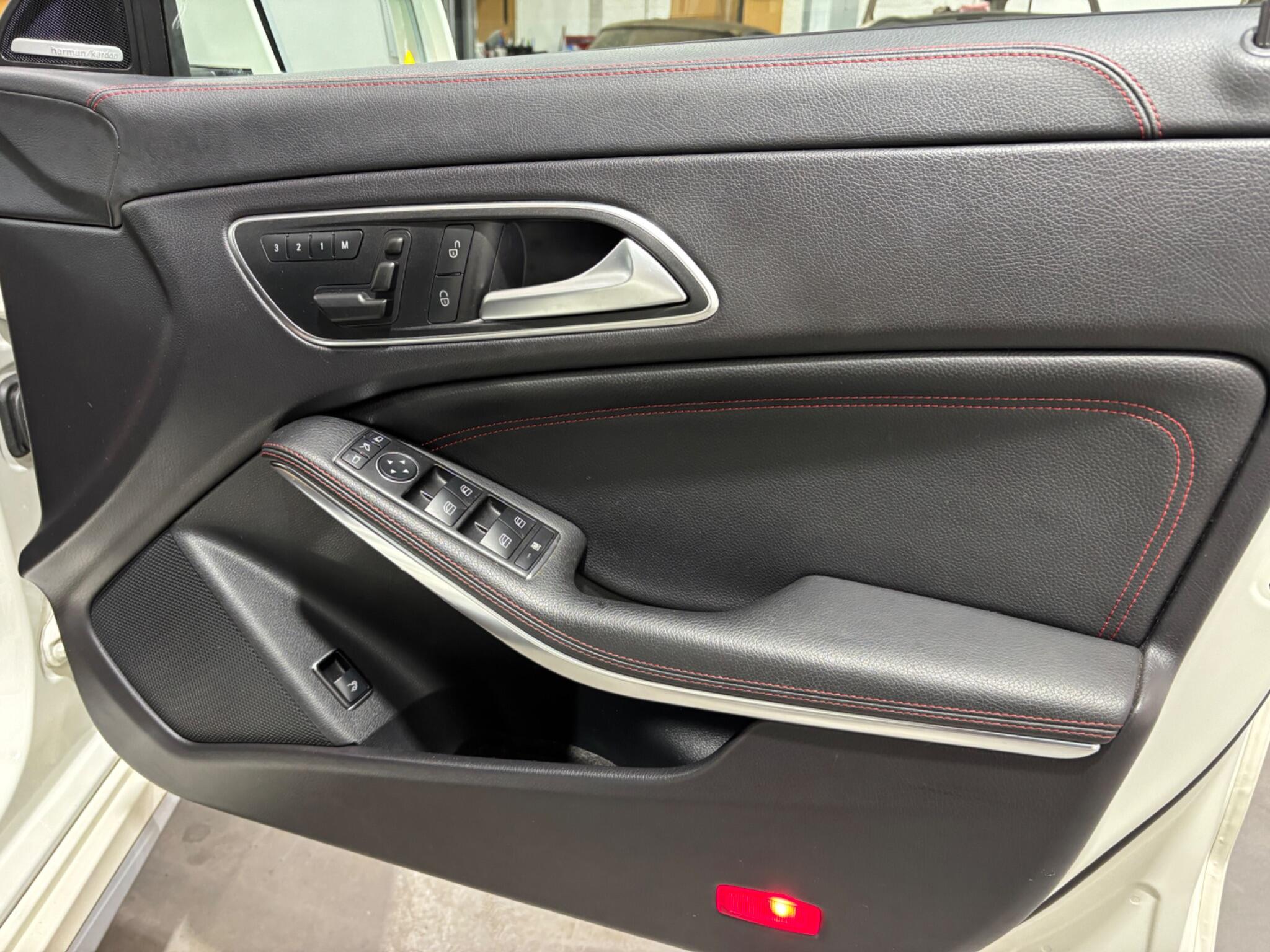 Mercedes-Benz Cla view 28