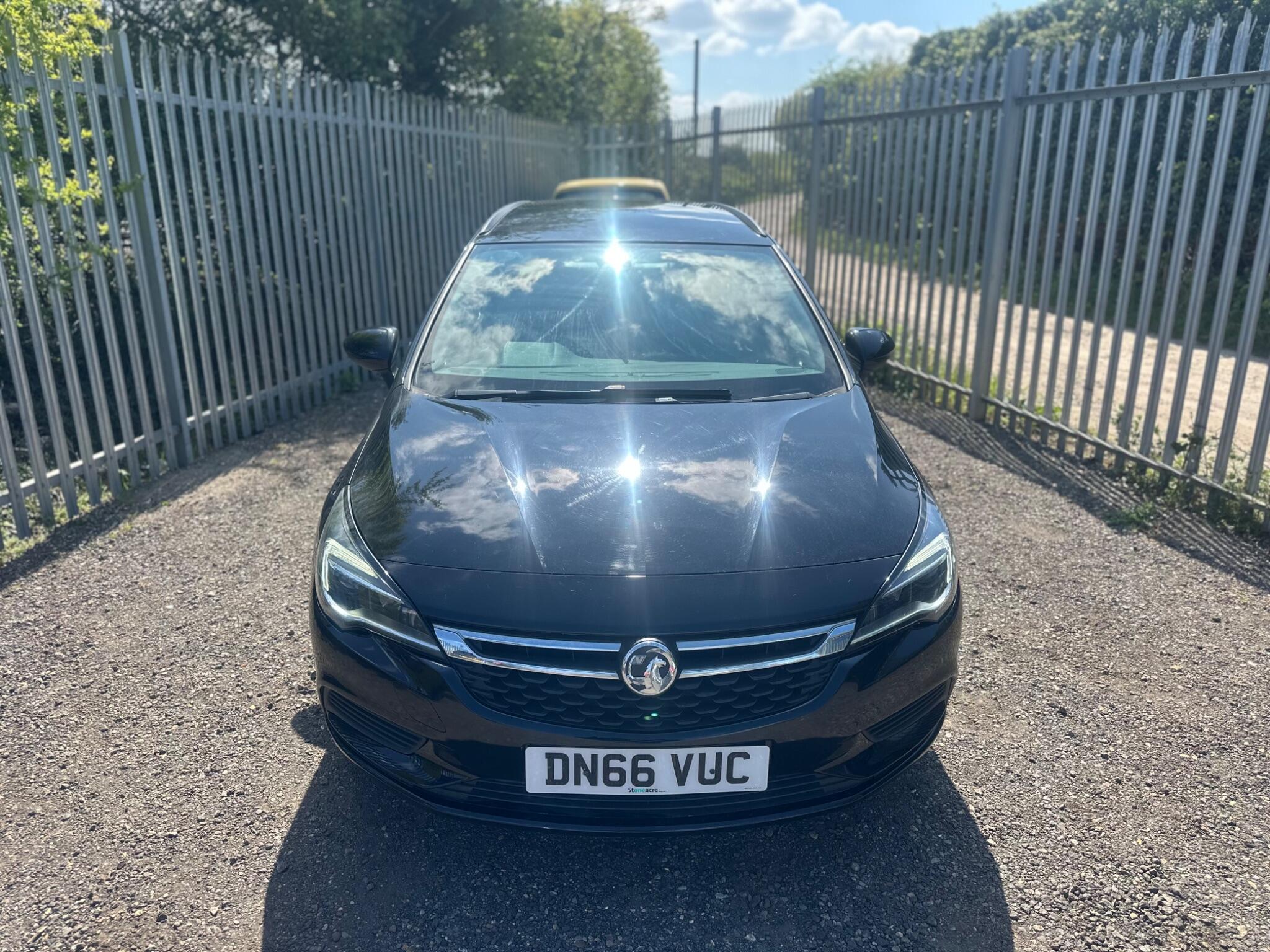 2016 Vauxhall Astra image 5