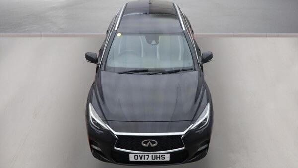 Infiniti Q30 view 11