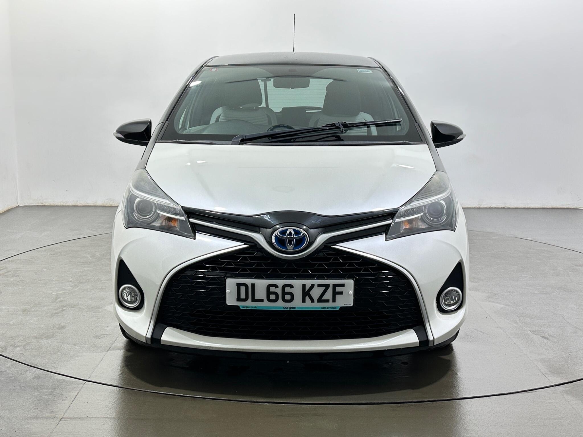 Toyota Yaris view 3