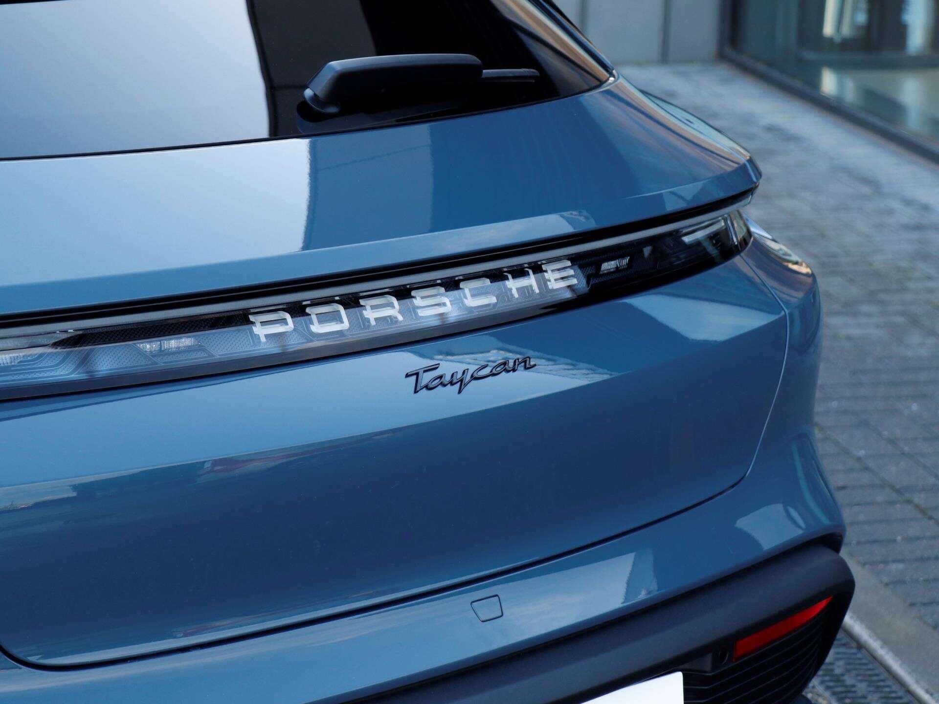 Porsche Taycan view 34
