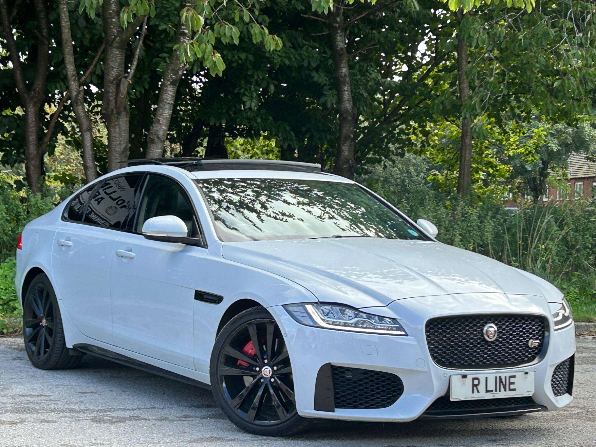 Jaguar XF view 4