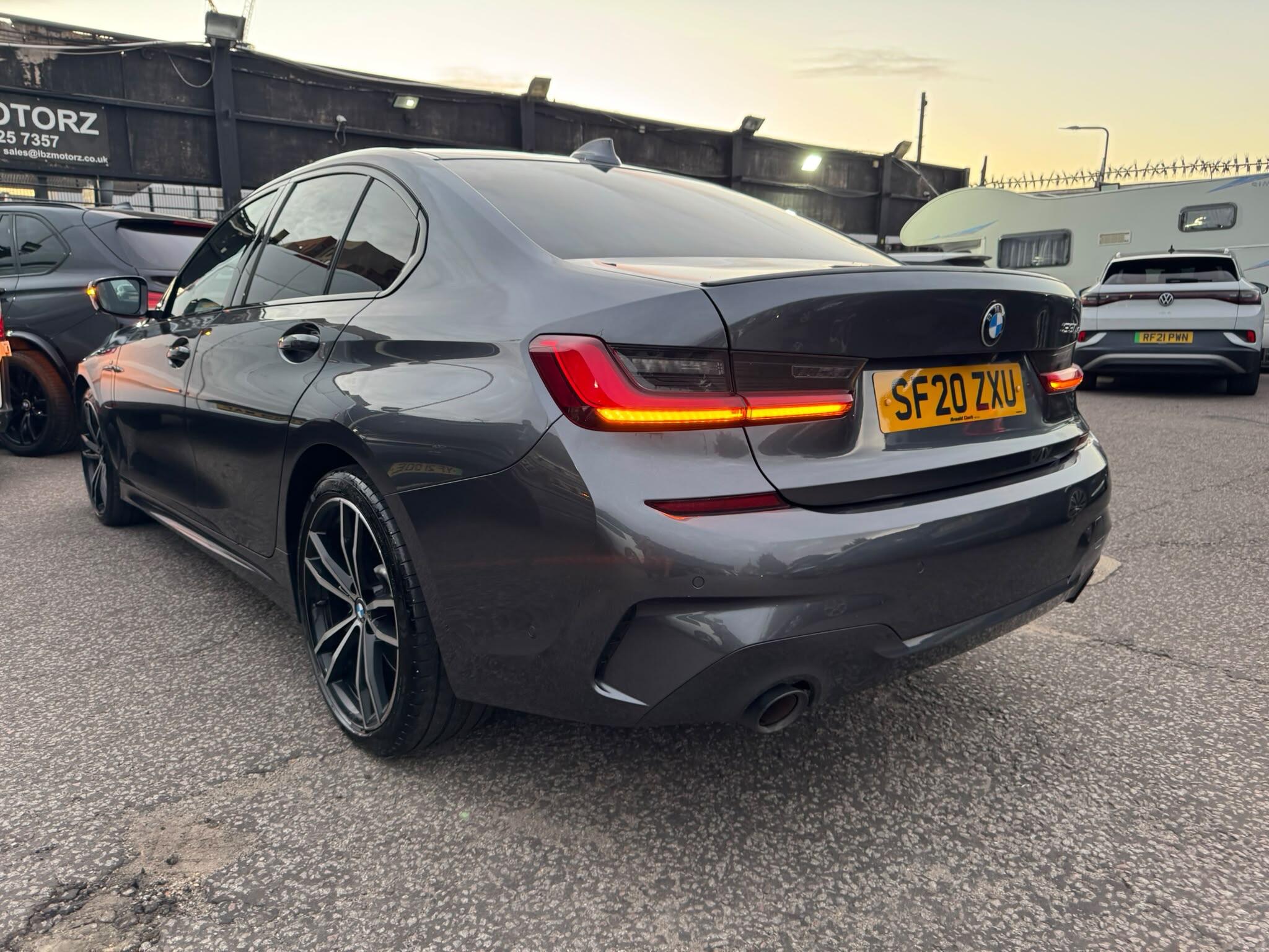 BMW 3 Series view 12
