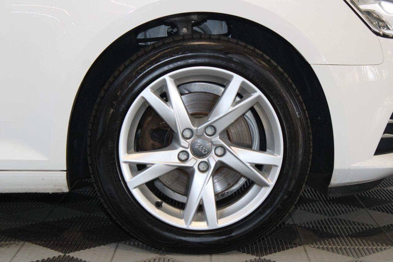 Audi A4 view 11