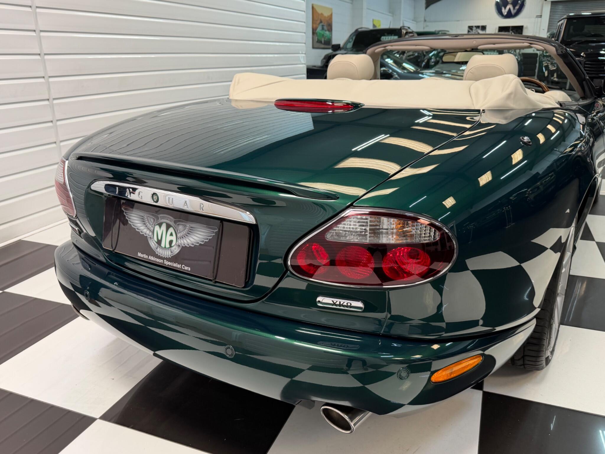 Jaguar XK8 view 80