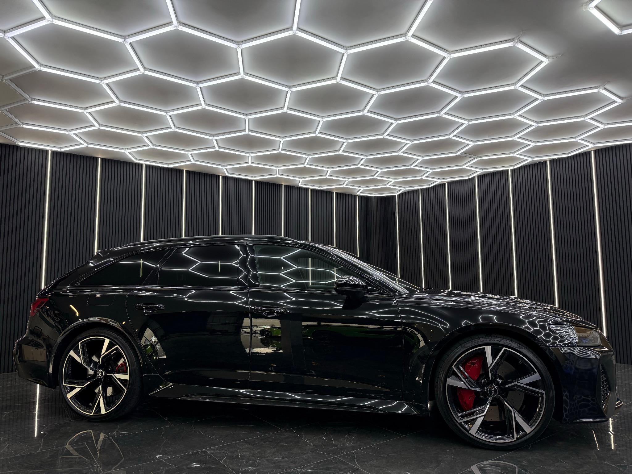 Audi RS6 Avant view 2