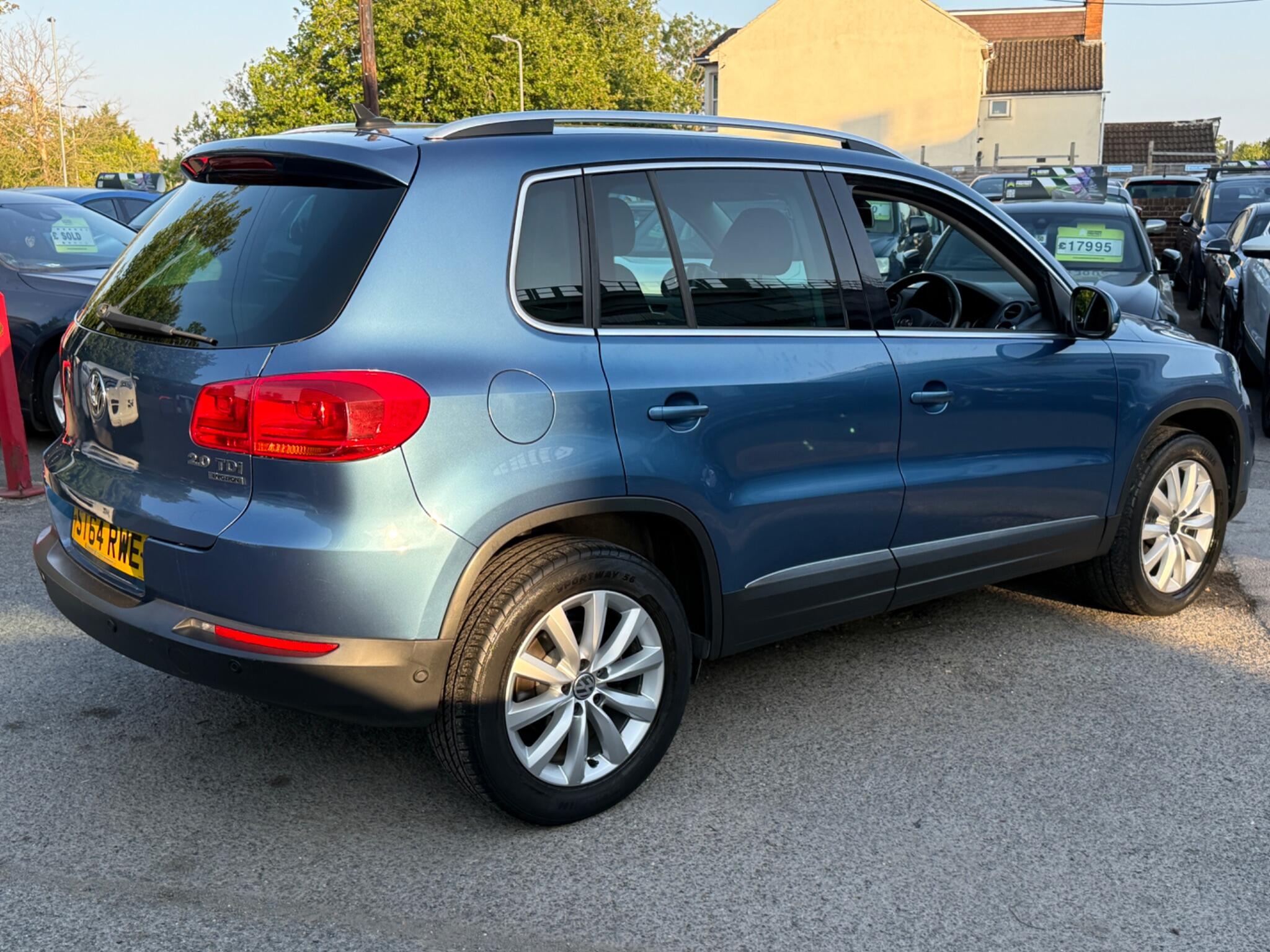 Volkswagen Tiguan - Image 17