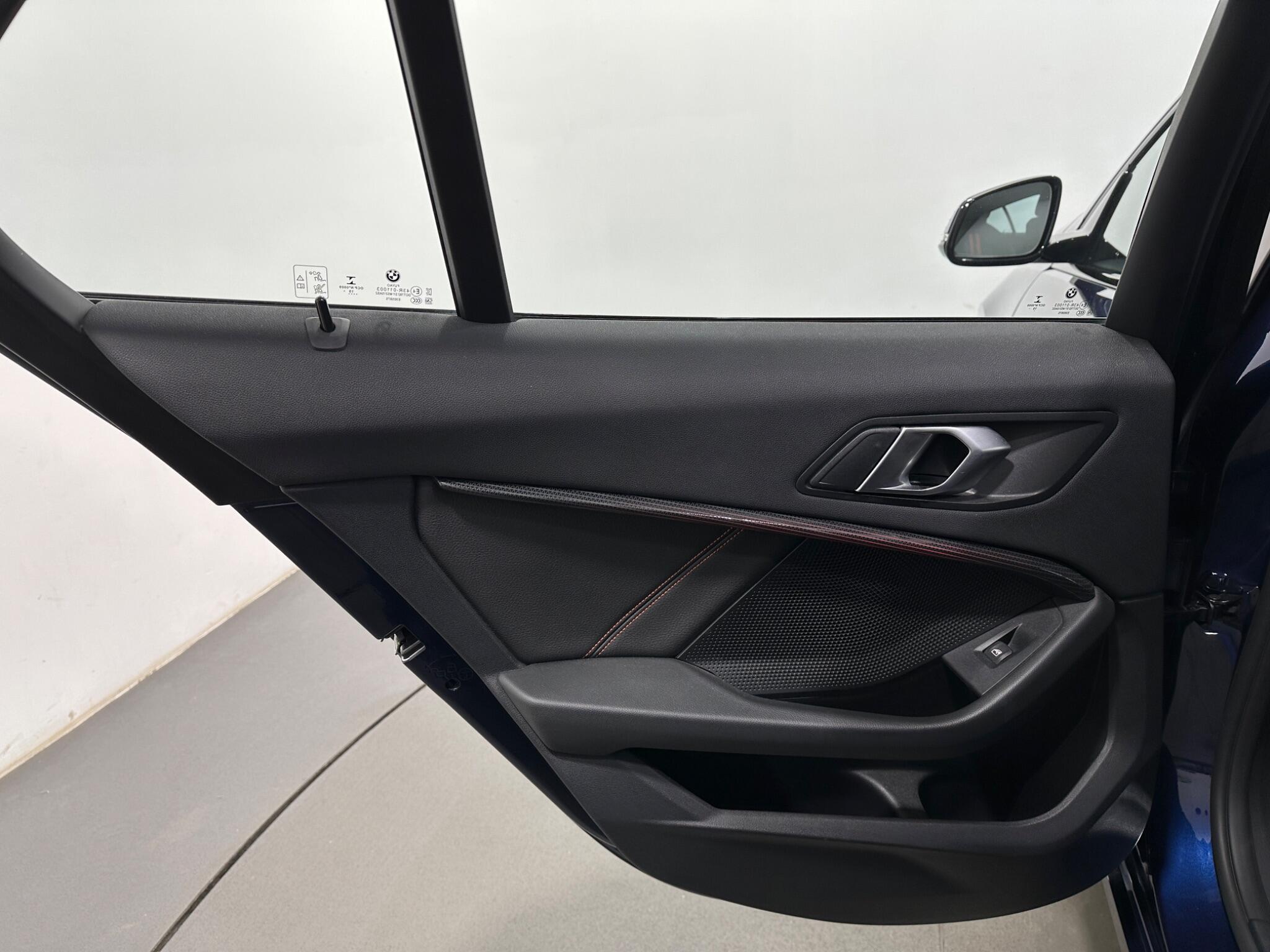 BMW 1 Series view 41