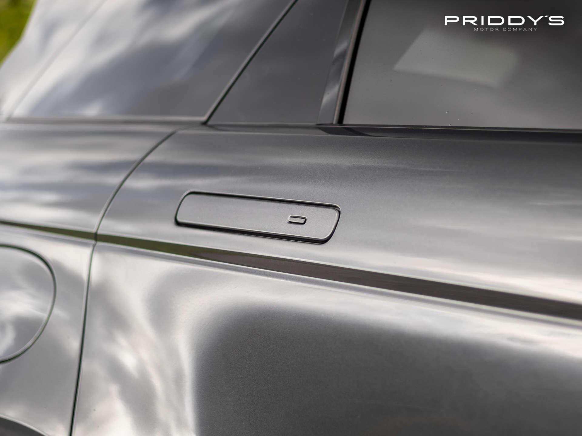 Land Rover Range Rover Evoque view 18