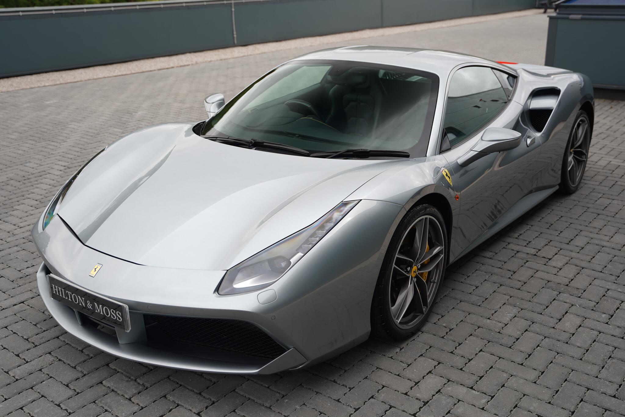 Ferrari 488 view 32