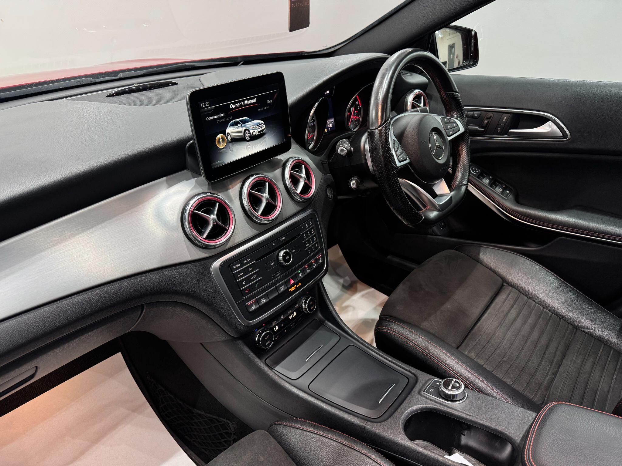 Mercedes-Benz GLA view 56