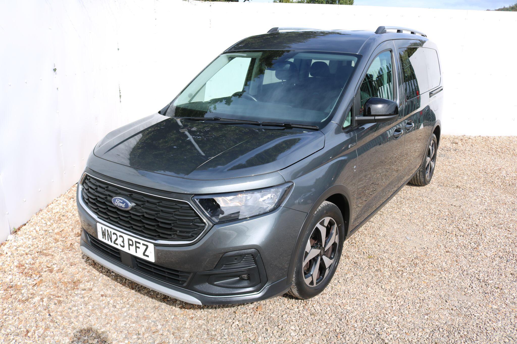 2023 Ford Grand Tourneo Connect in Grey for sale