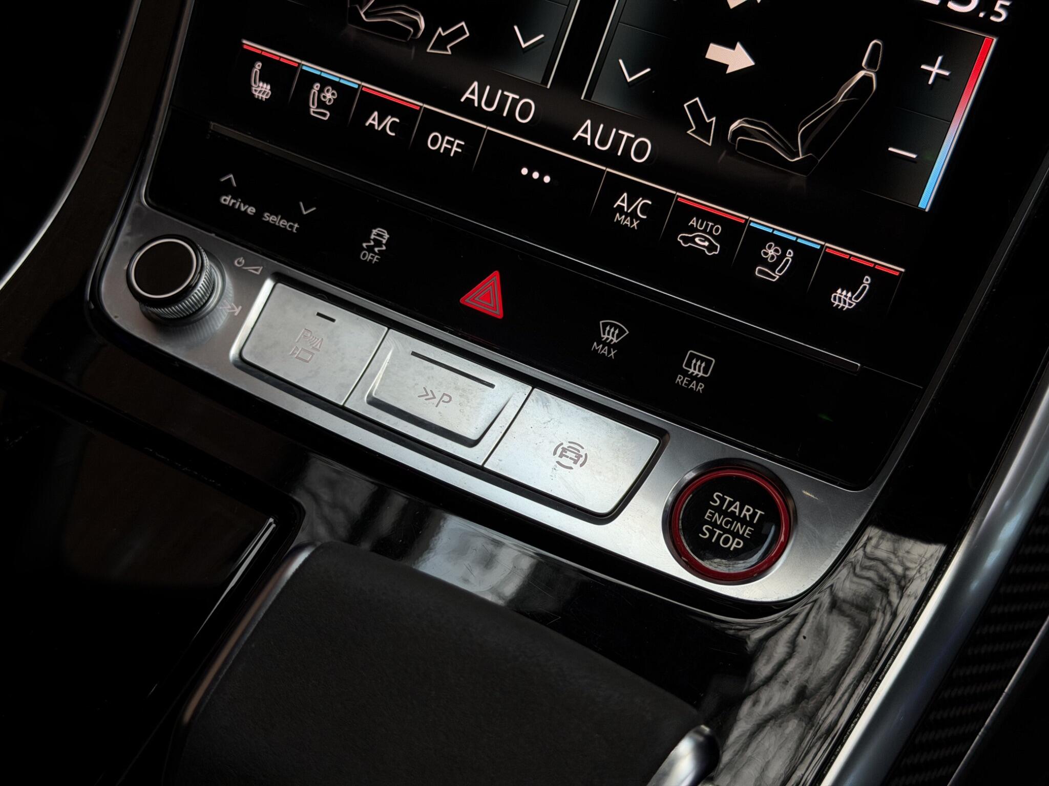 Audi Audi RSQ8 view 35