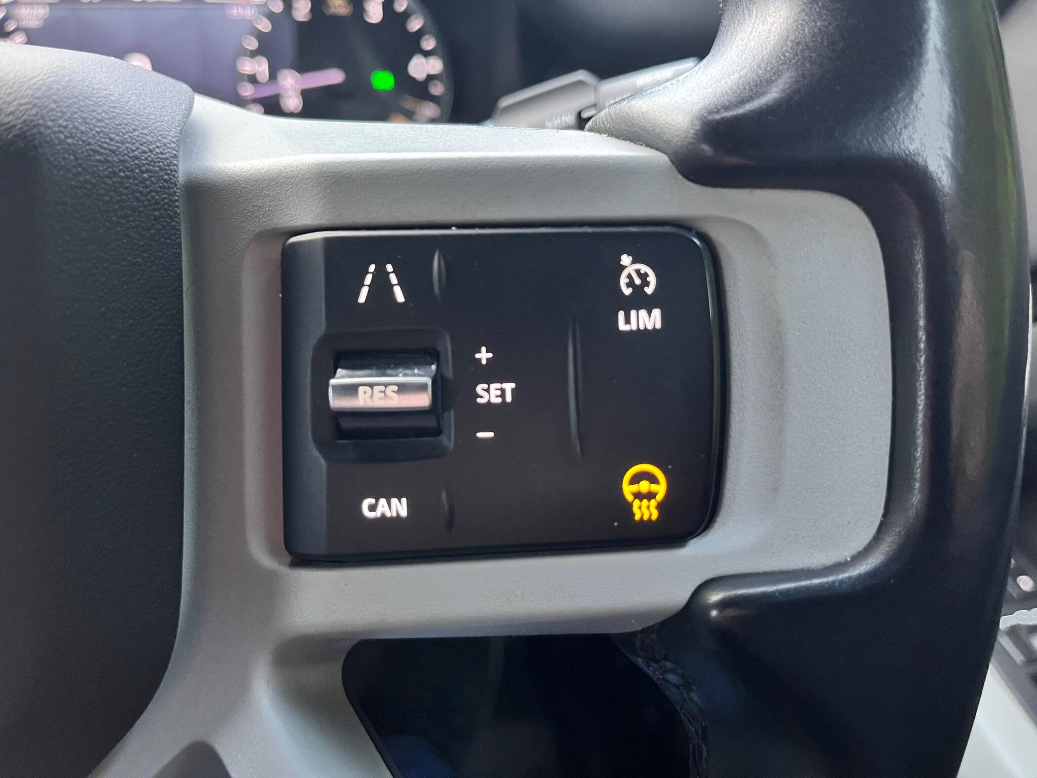 Land Rover Defender view 37