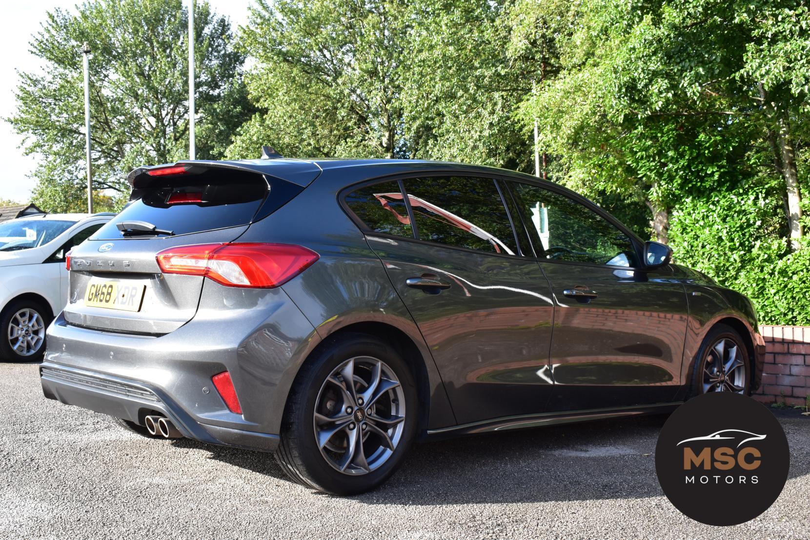 Ford Focus view 18