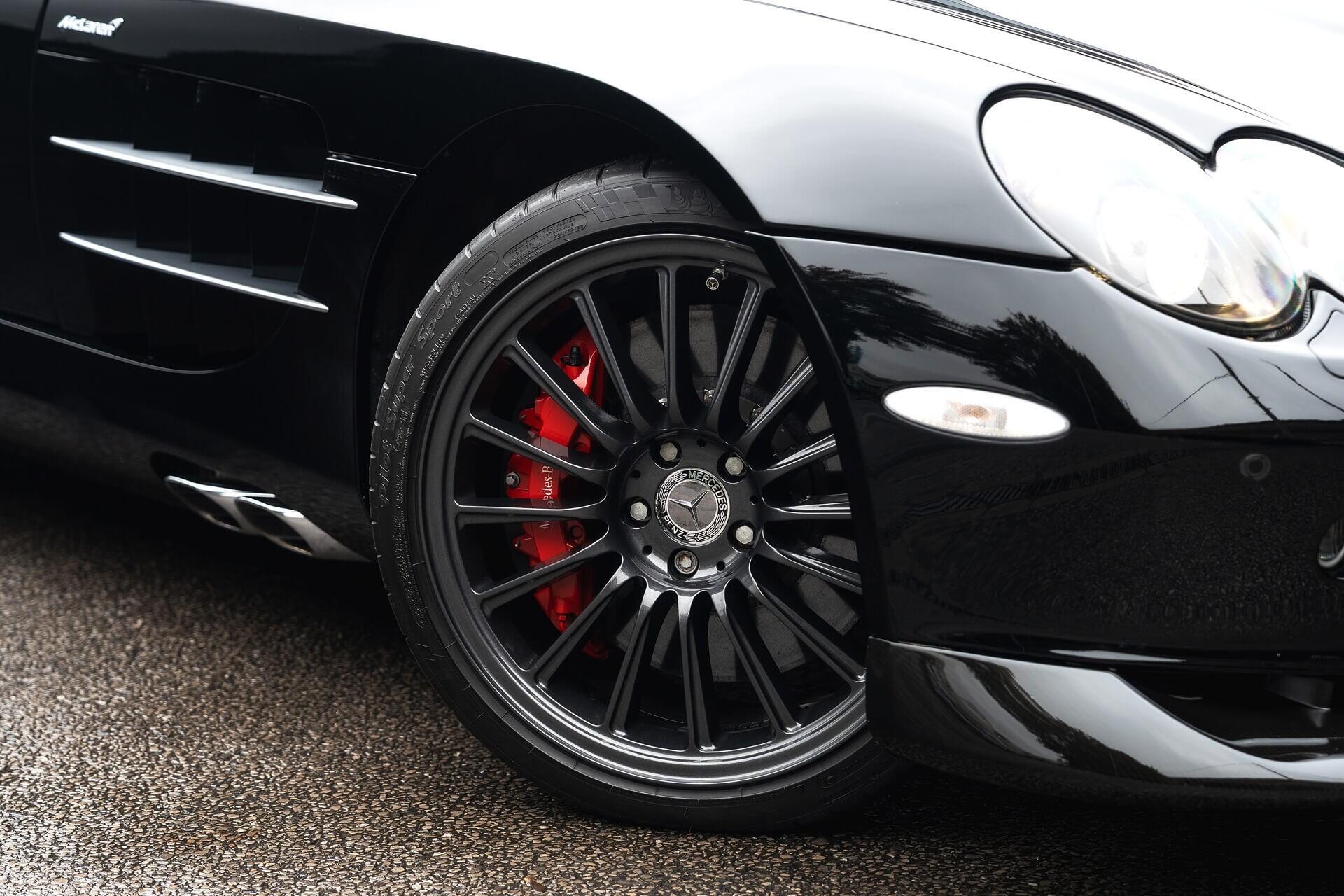 Mercedes-Benz SLR view 37