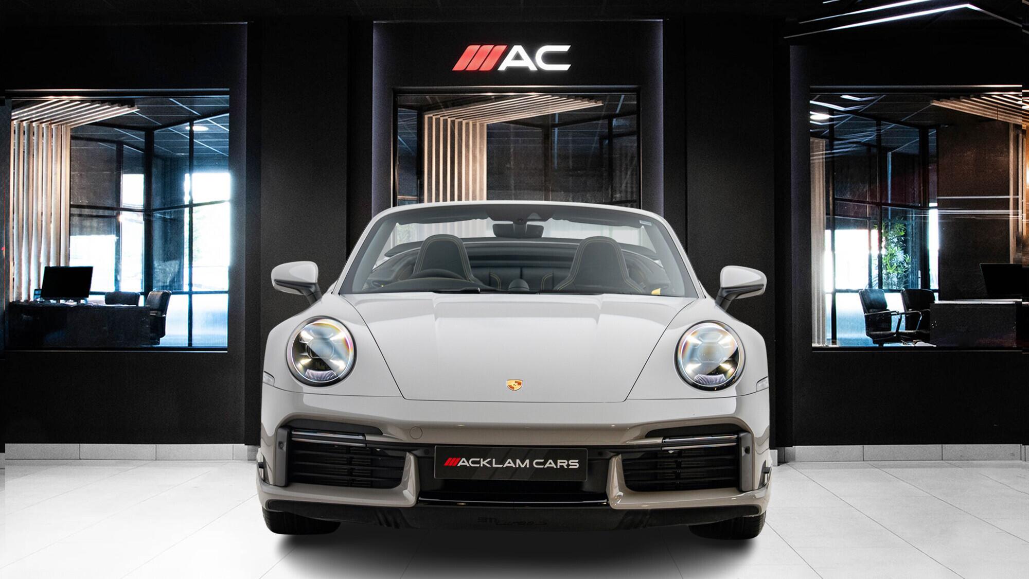 Porsche 911 view 2