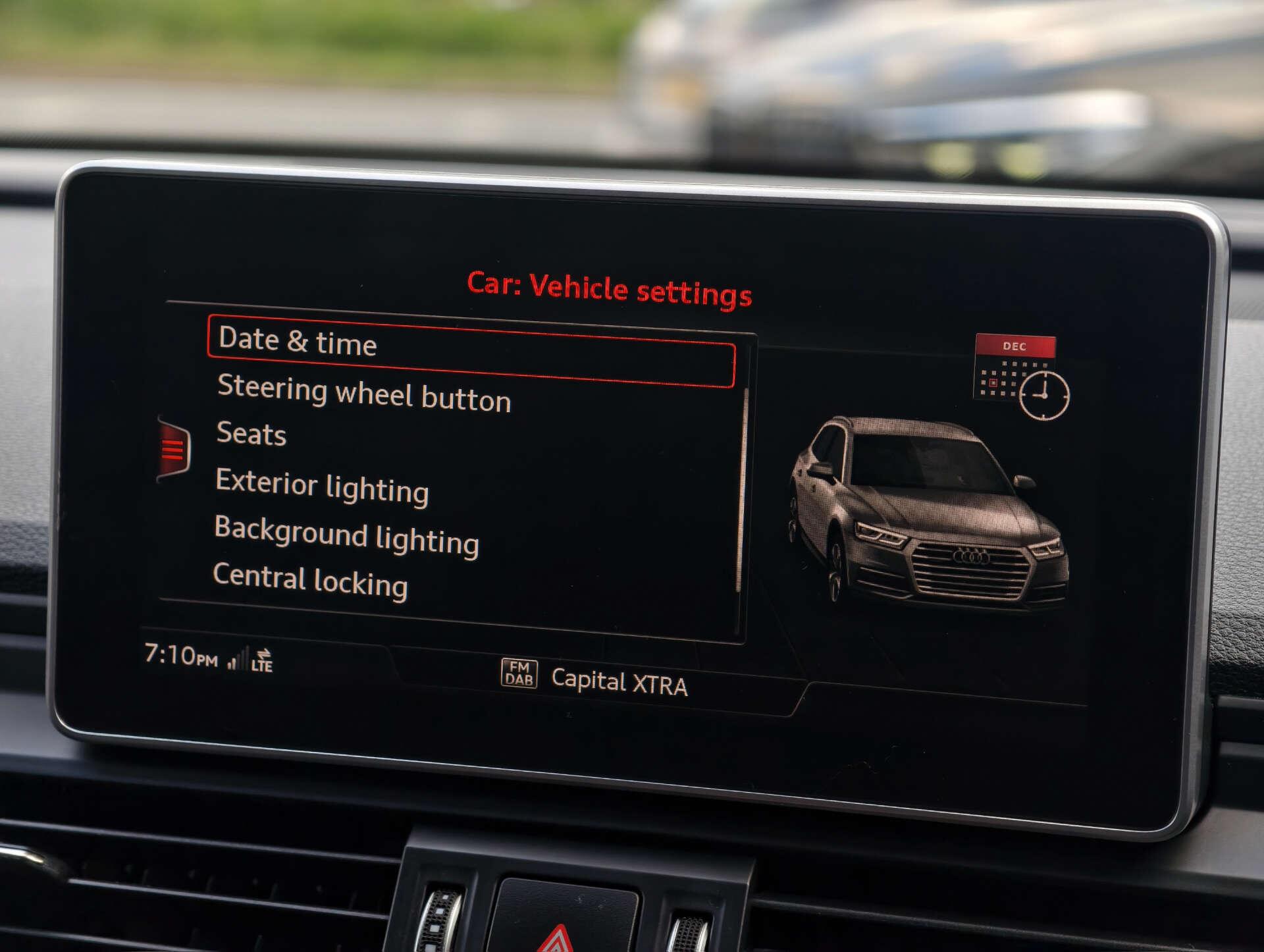 Audi SQ5 view 61