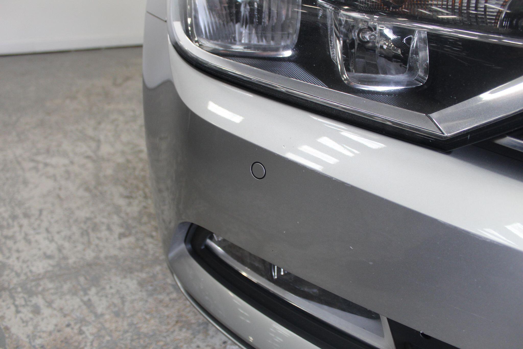Volkswagen Passat view 16