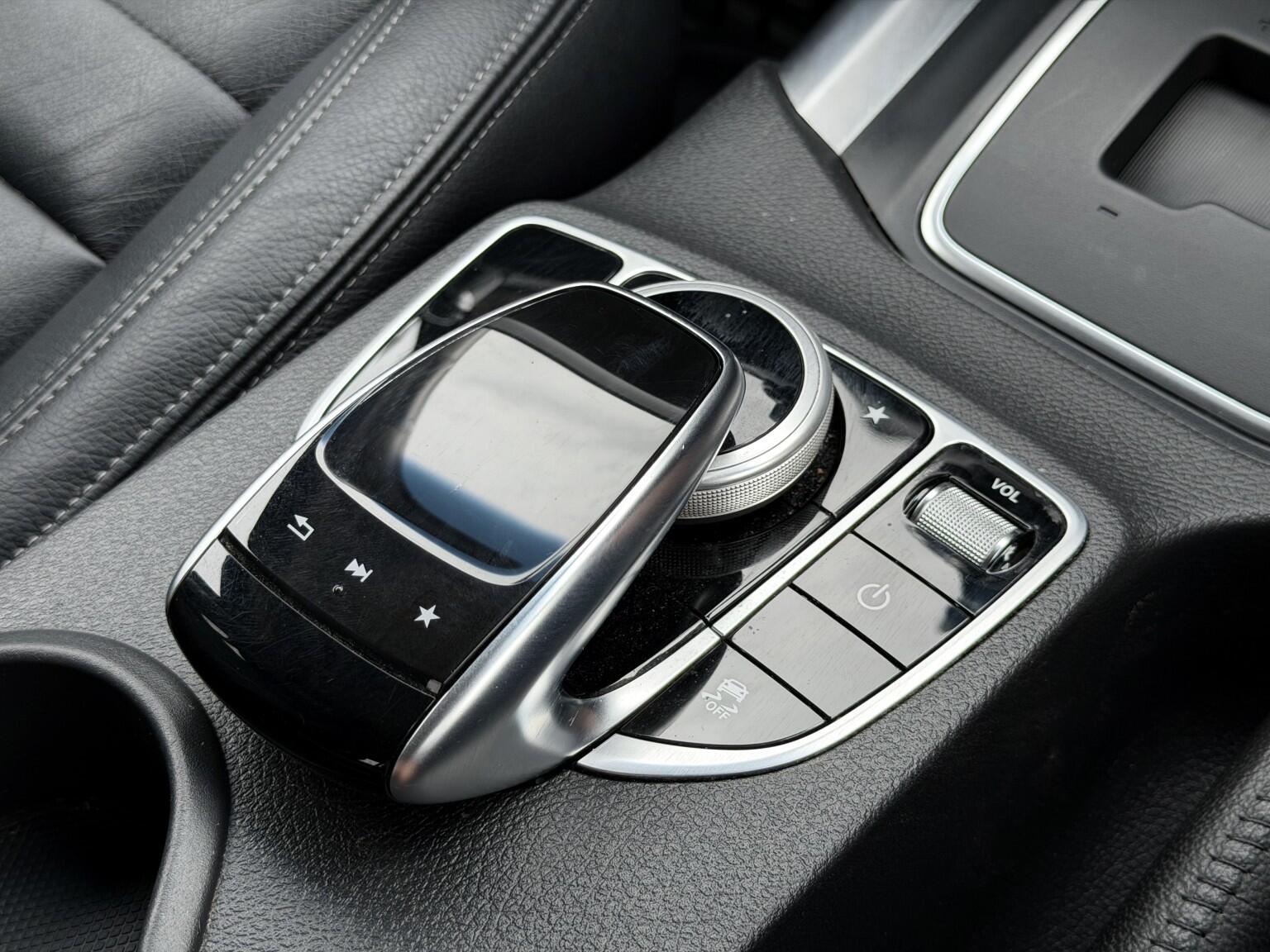 Mercedes-Benz X-Class view 24