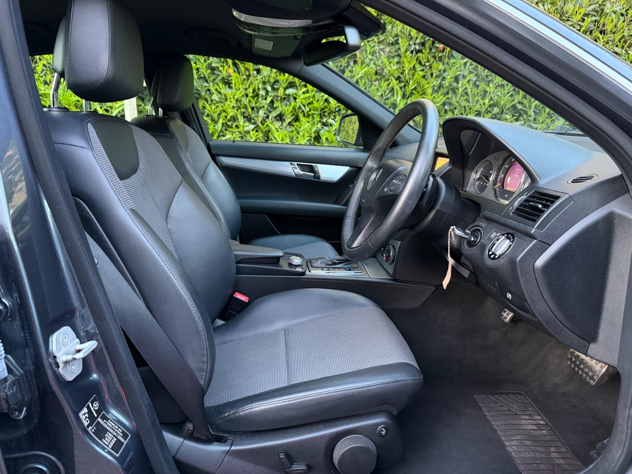 Mercedes-Benz C-Class view 19