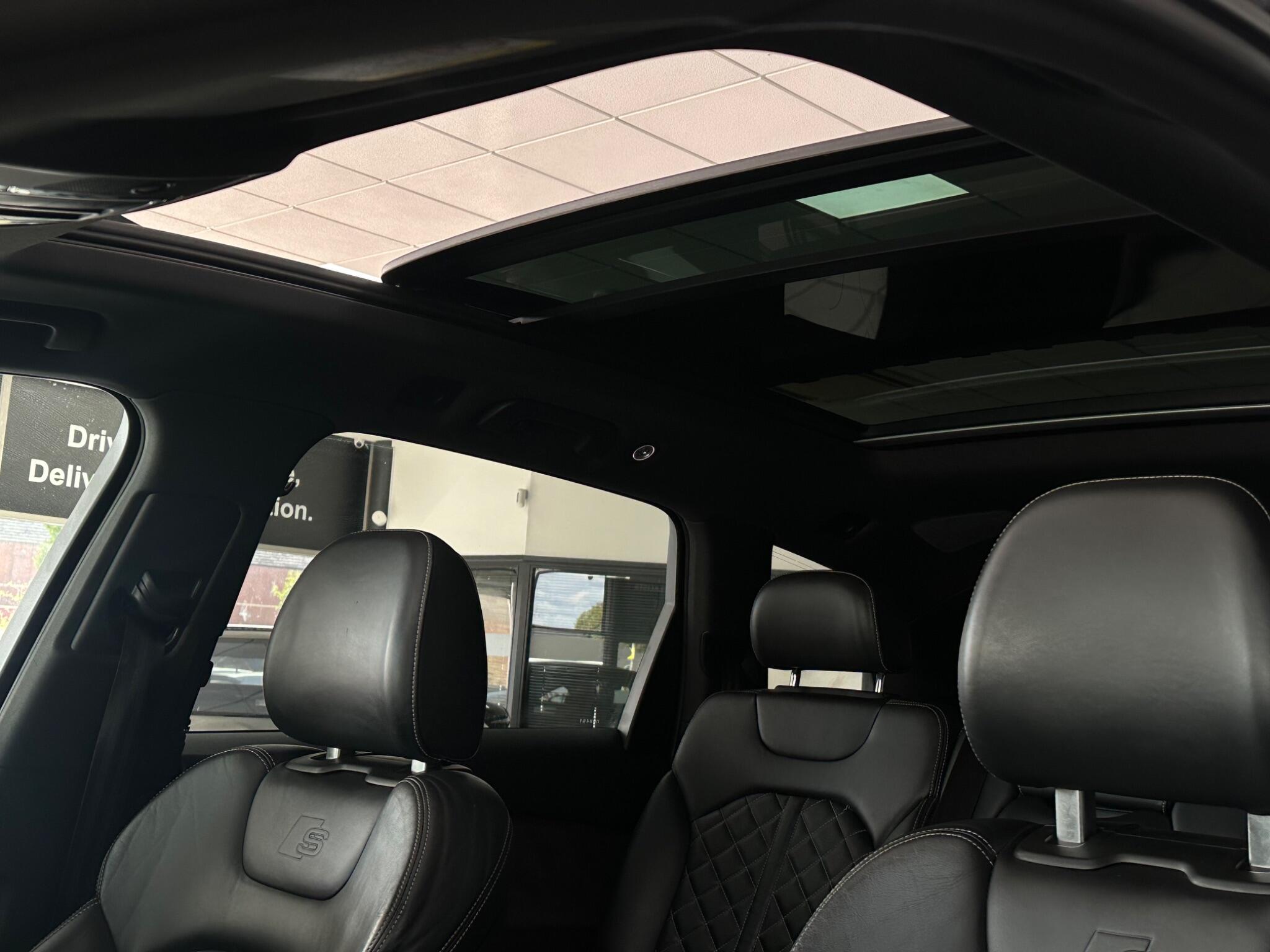 Audi Q7 view 43
