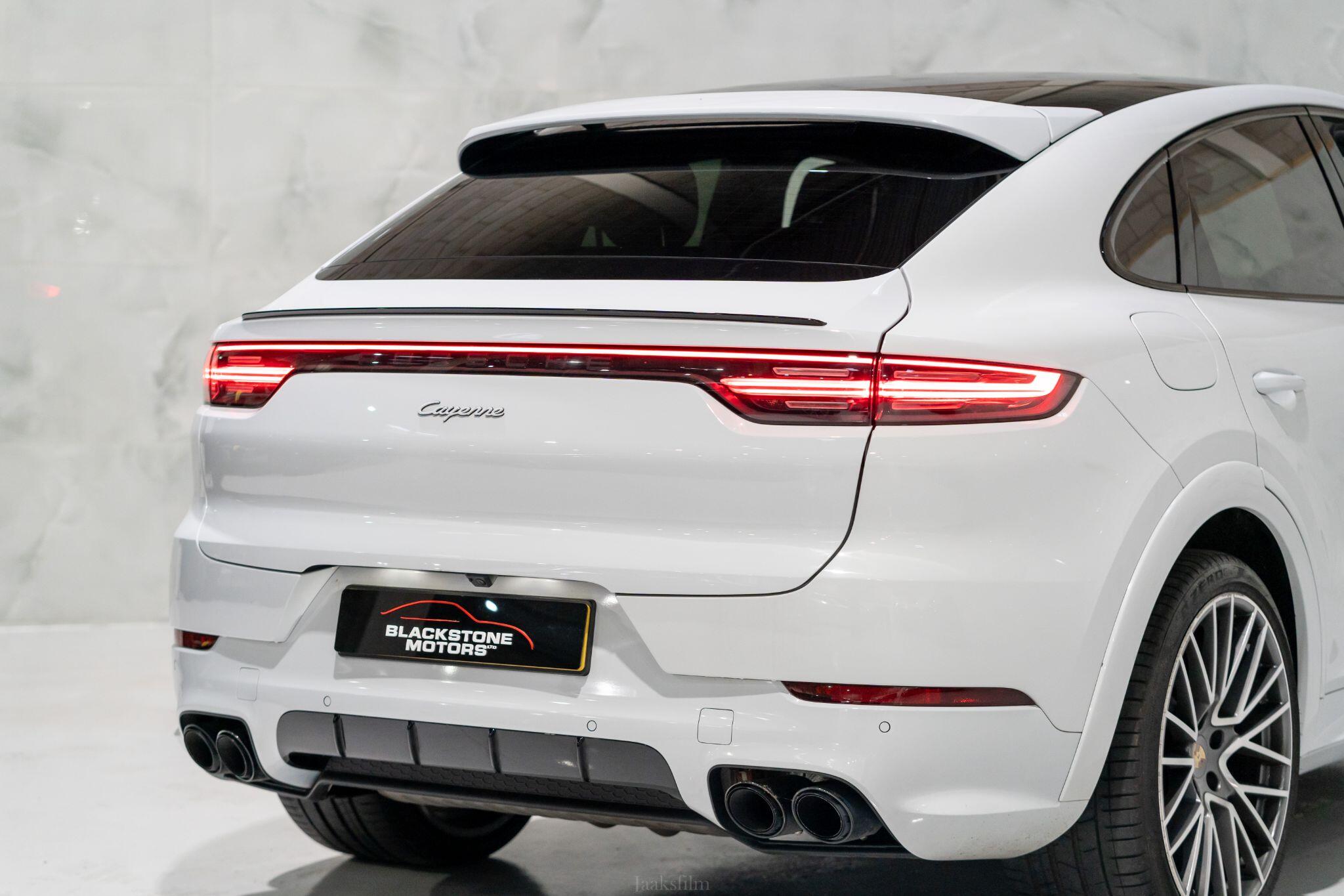 Porsche Cayenne view 38