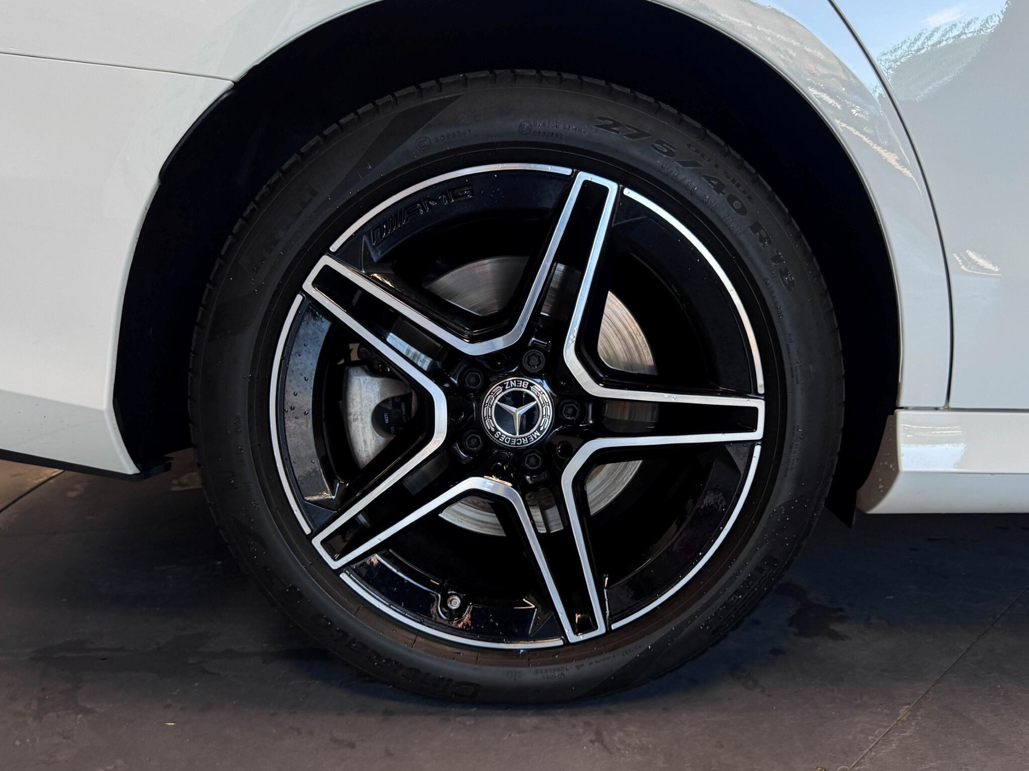 Mercedes-Benz E-Class view 57