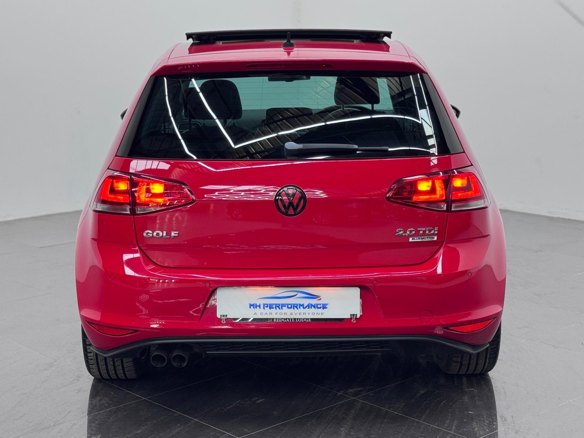 Volkswagen Golf view 4
