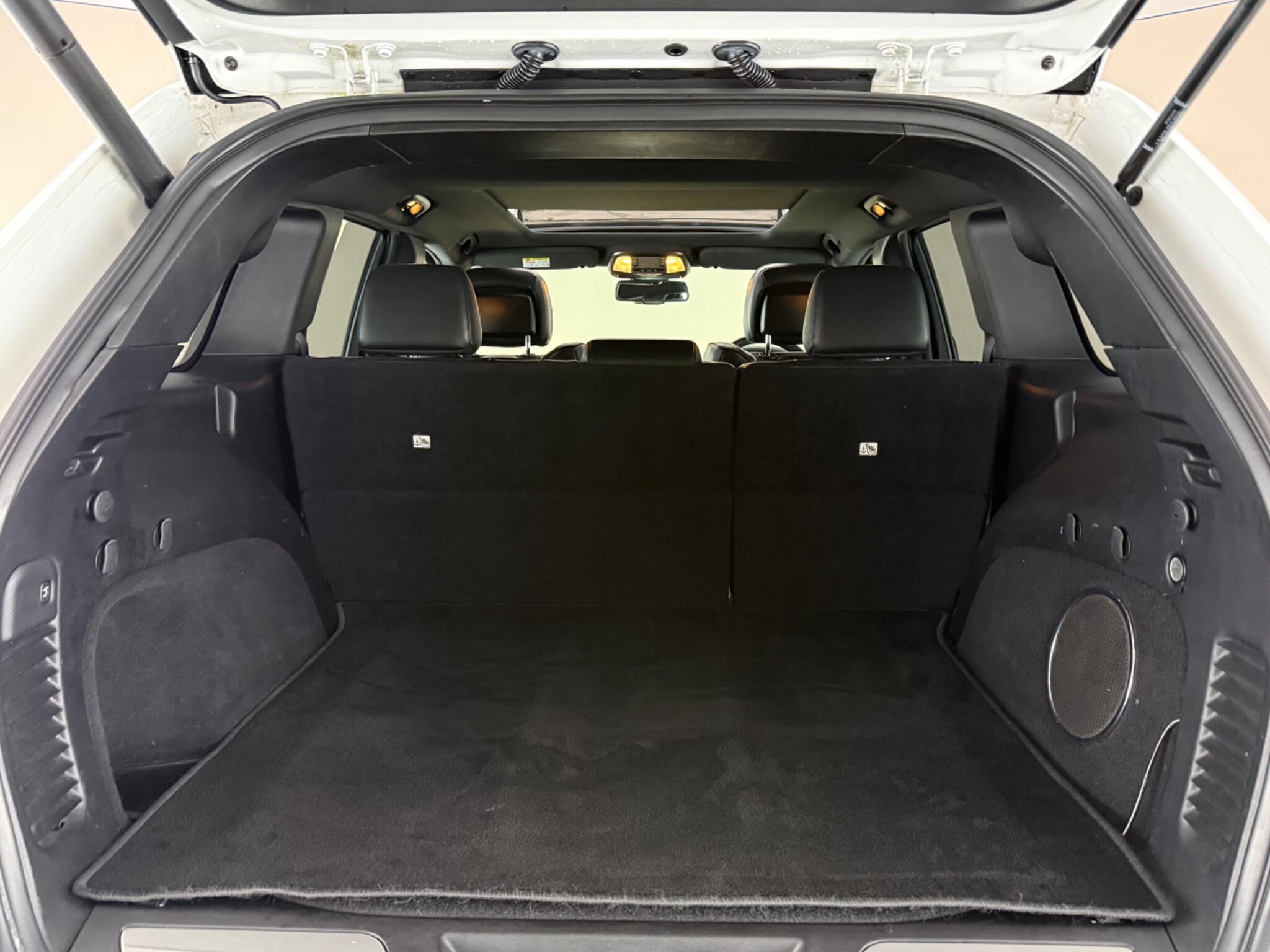 Jeep Grand Cherokee view 10