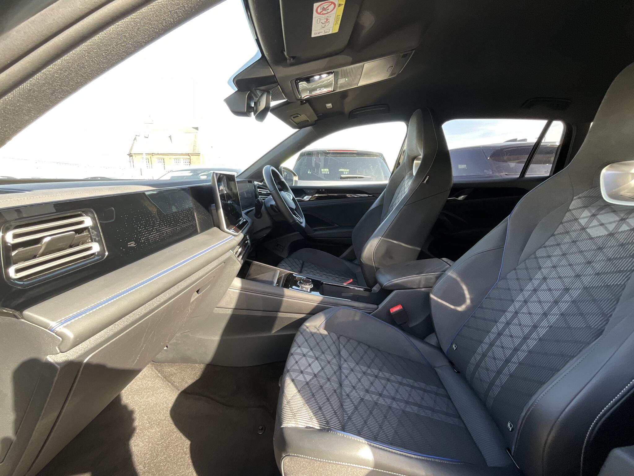Volkswagen Tiguan view 19
