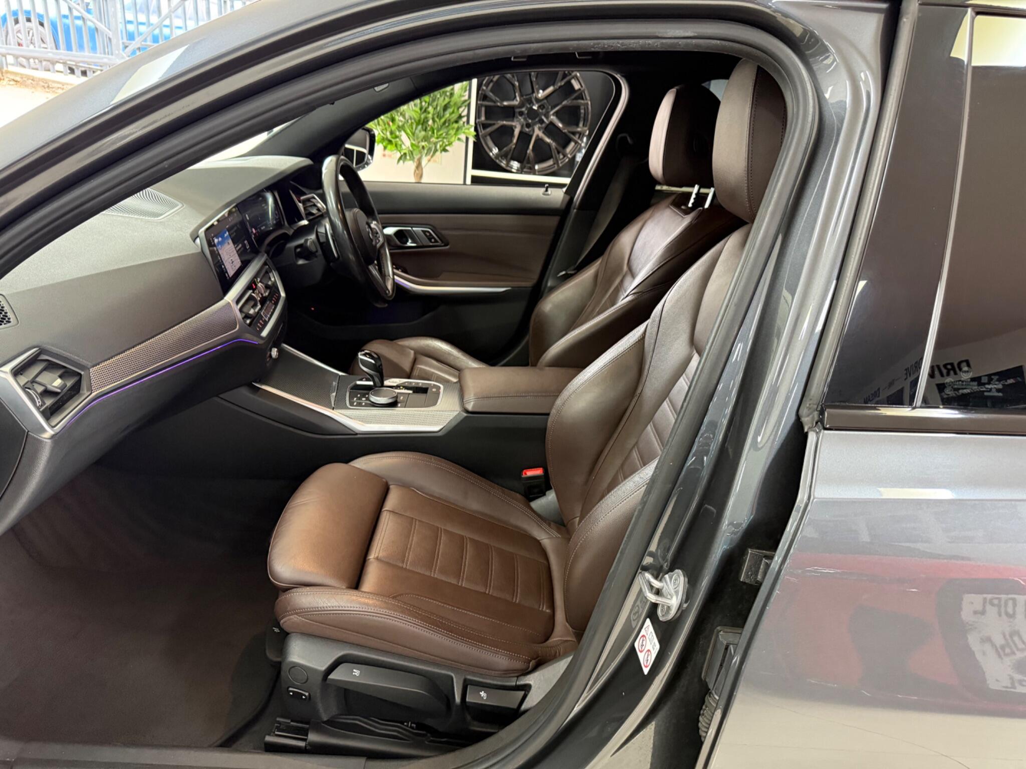 BMW 3 Series view 33
