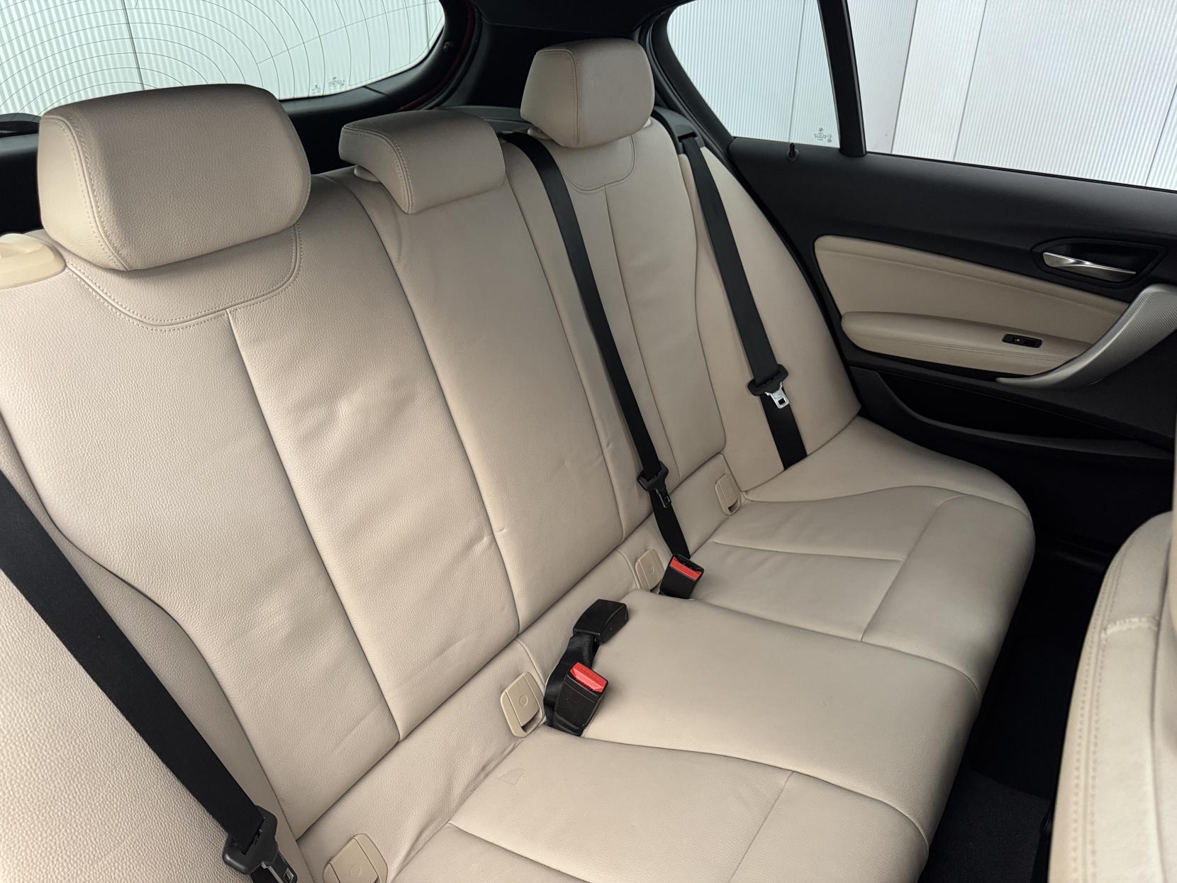 BMW 1 Series view 59