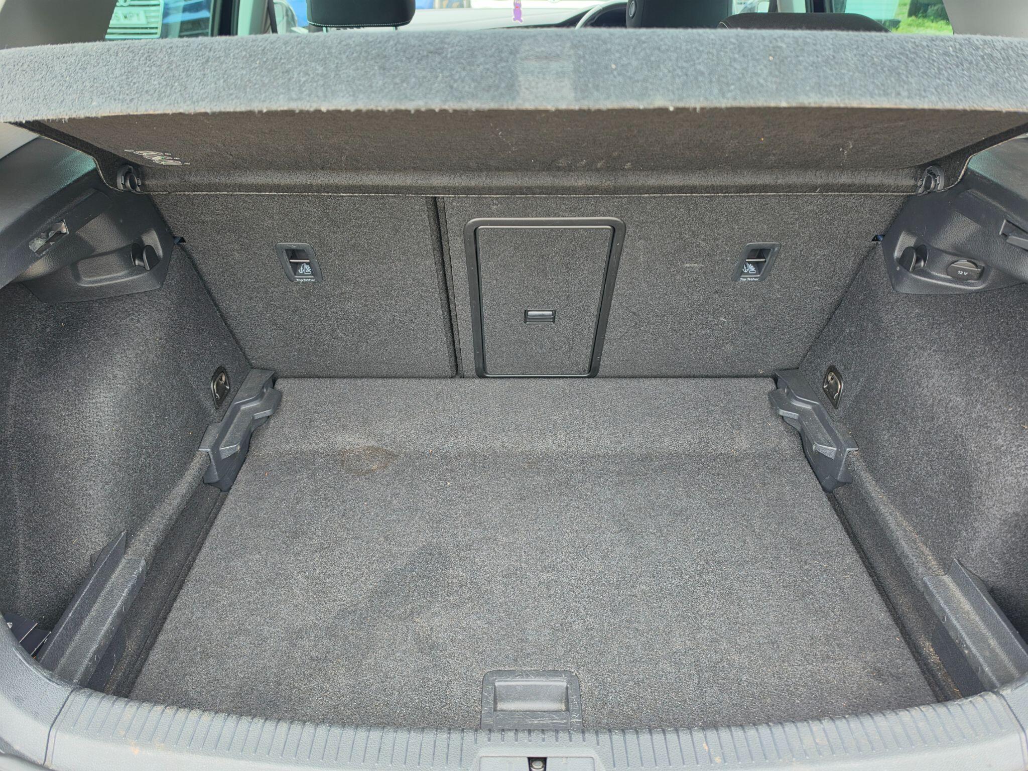Volkswagen Golf view 29