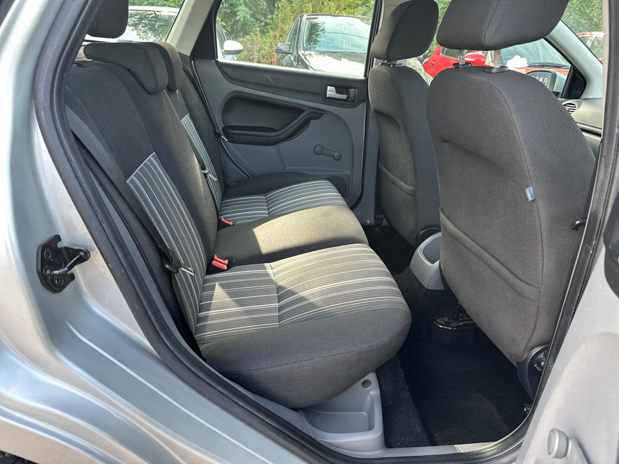 Ford Focus view 40