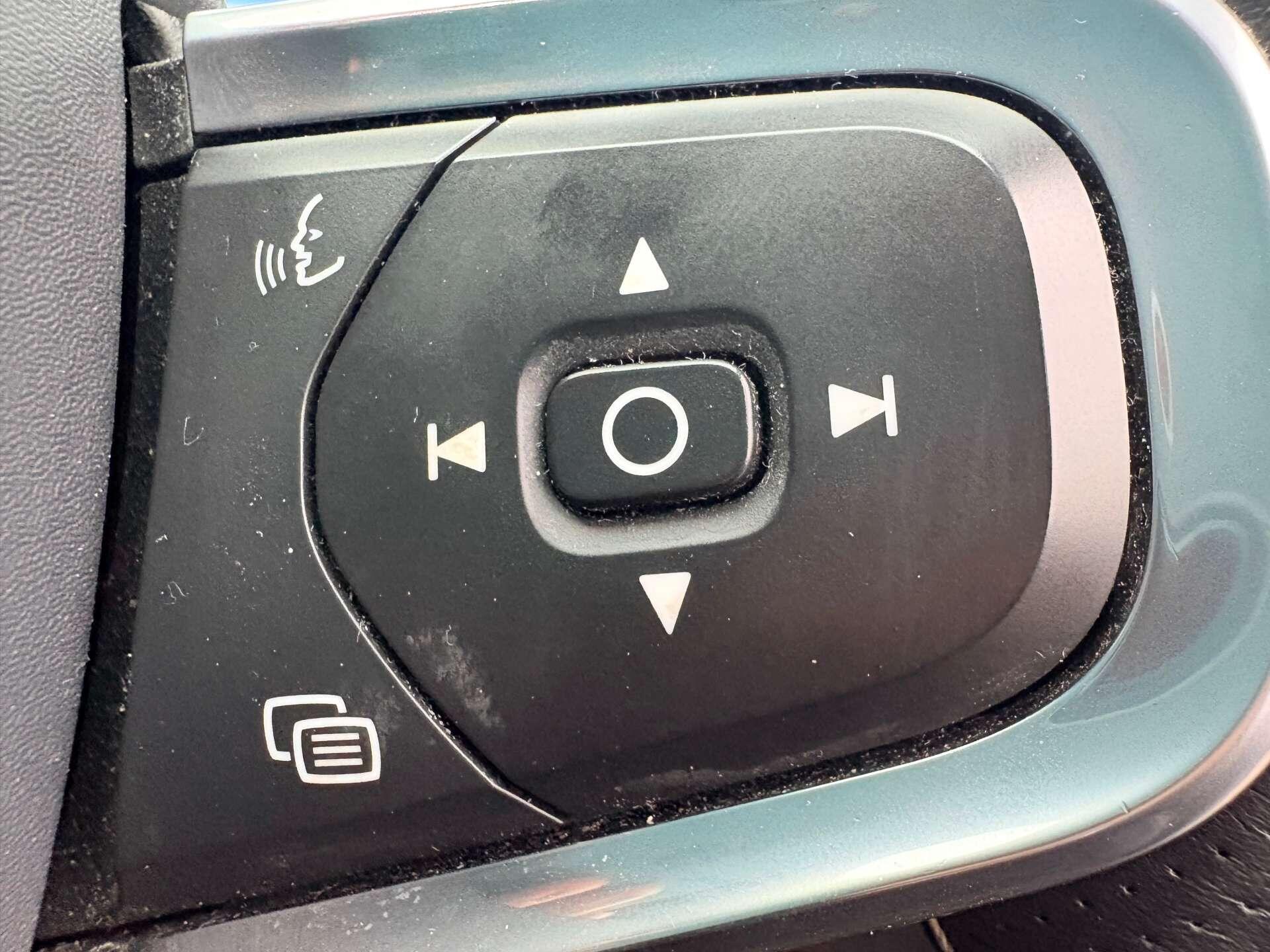 Volvo XC40 view 29