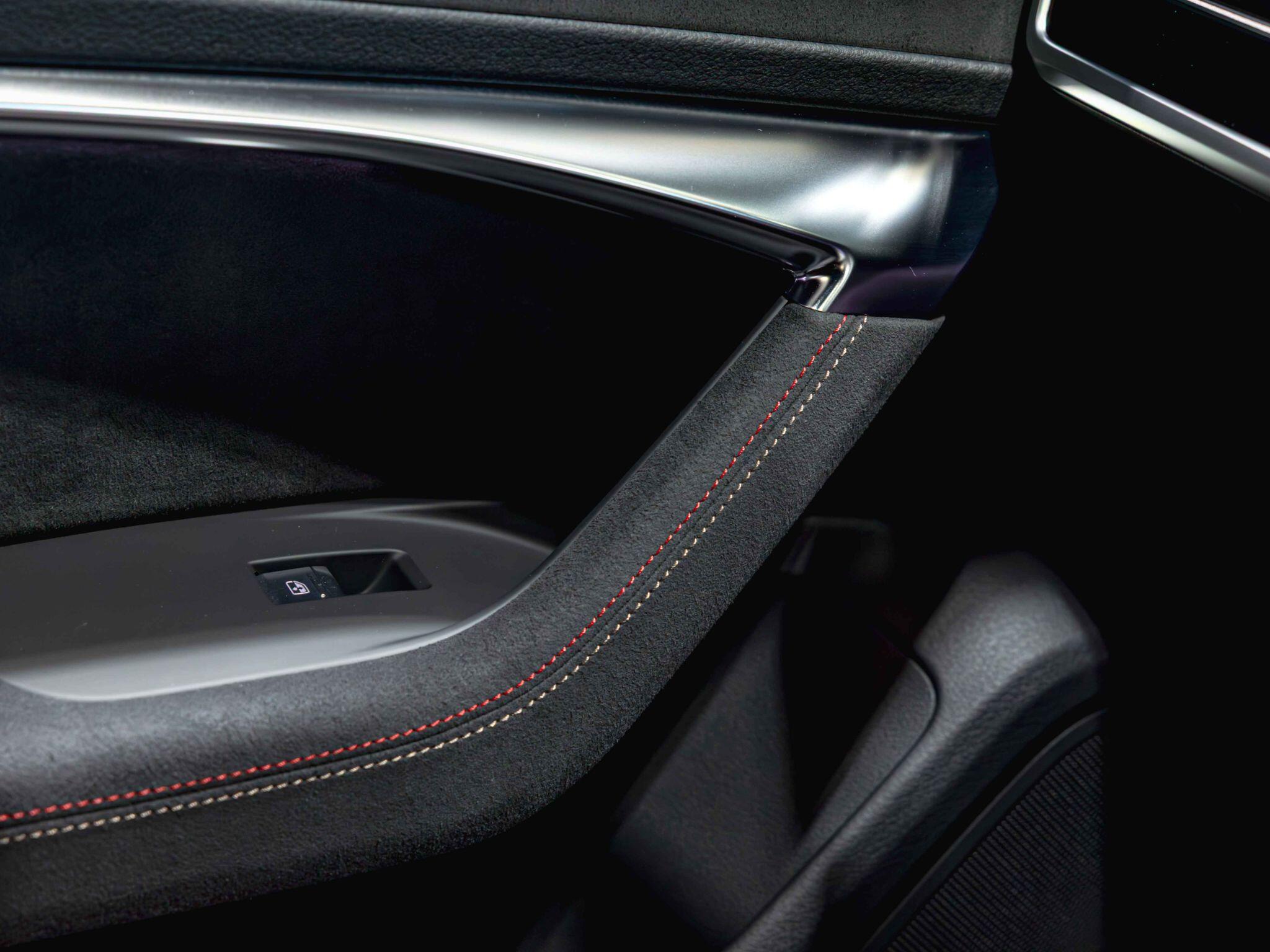 Audi RS6 Avant view 29
