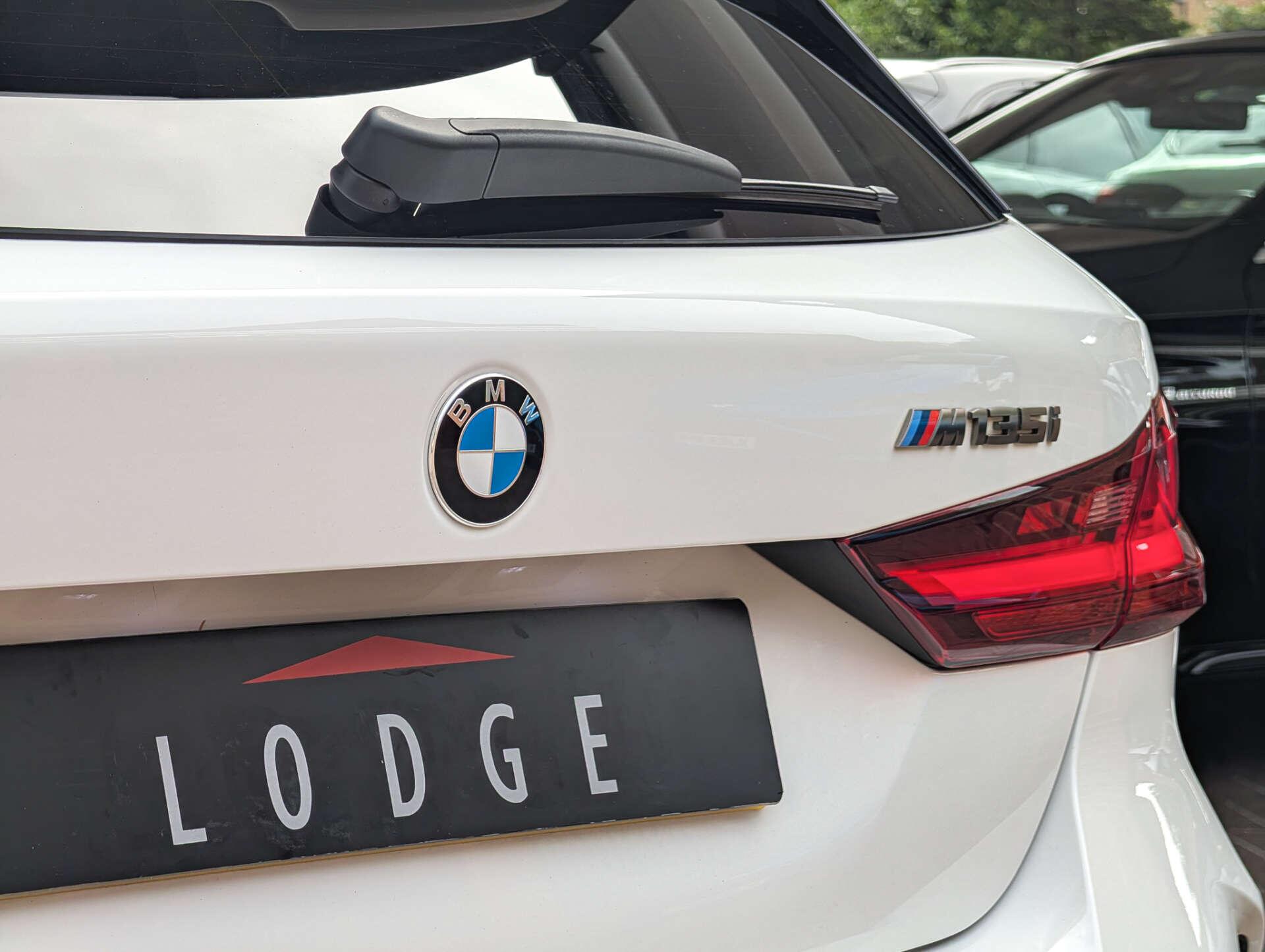 BMW 1 Series view 17