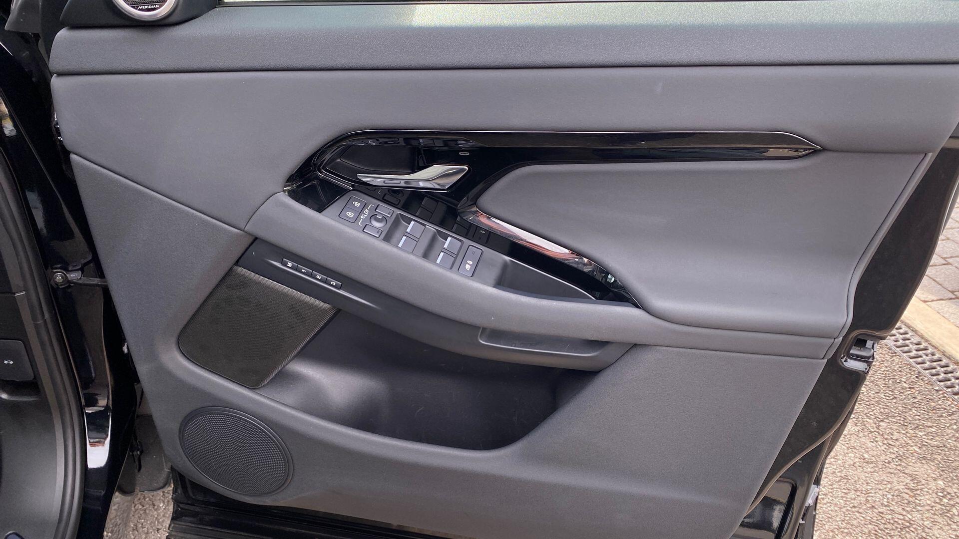 Land Rover Range Rover Evoque view 29