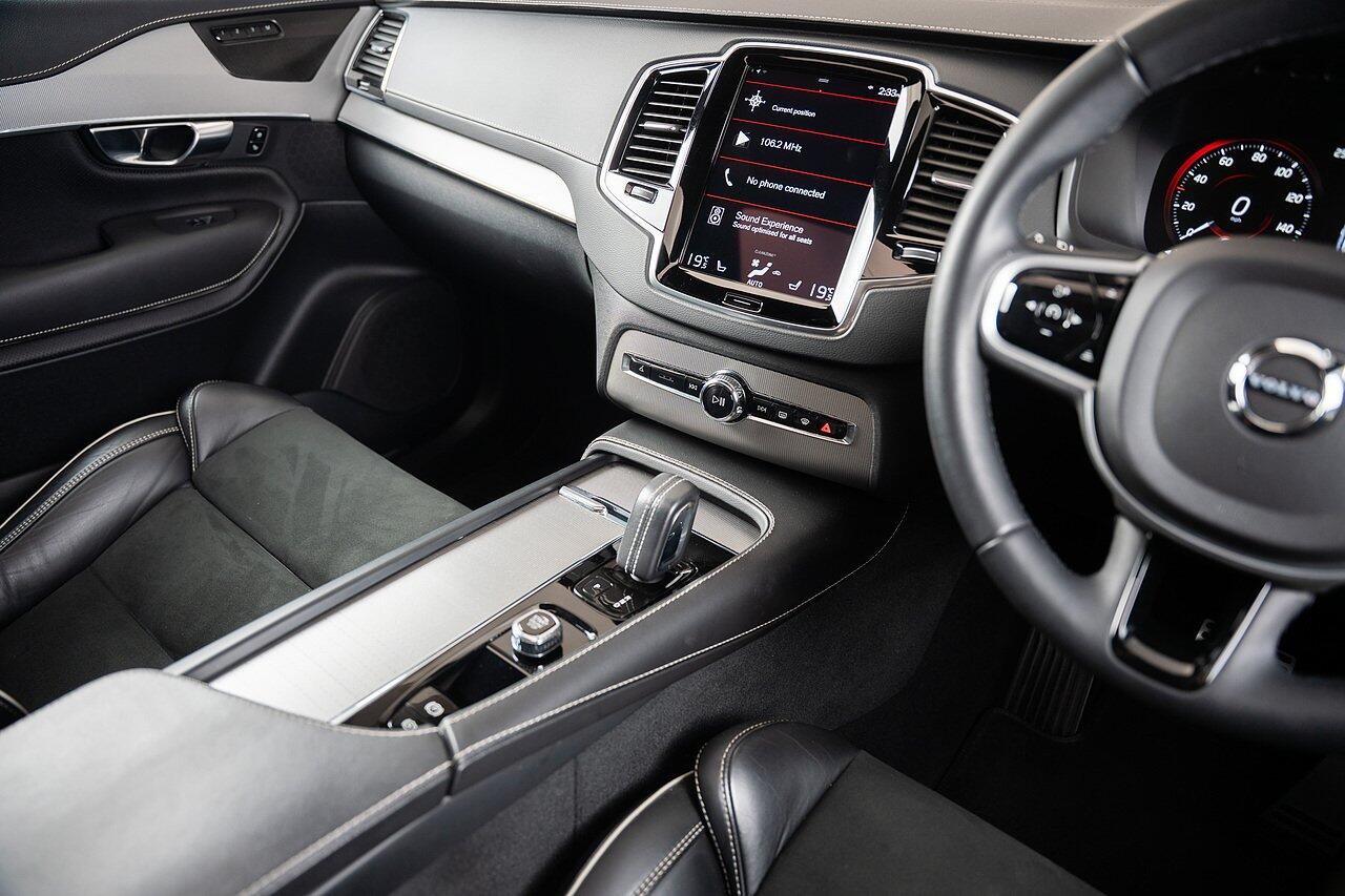 Volvo XC90 view 35