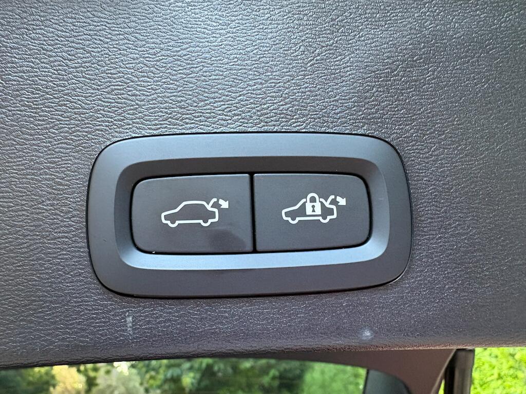 Volvo XC40 view 44